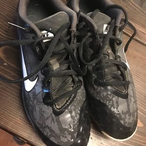 Nike softball cleats